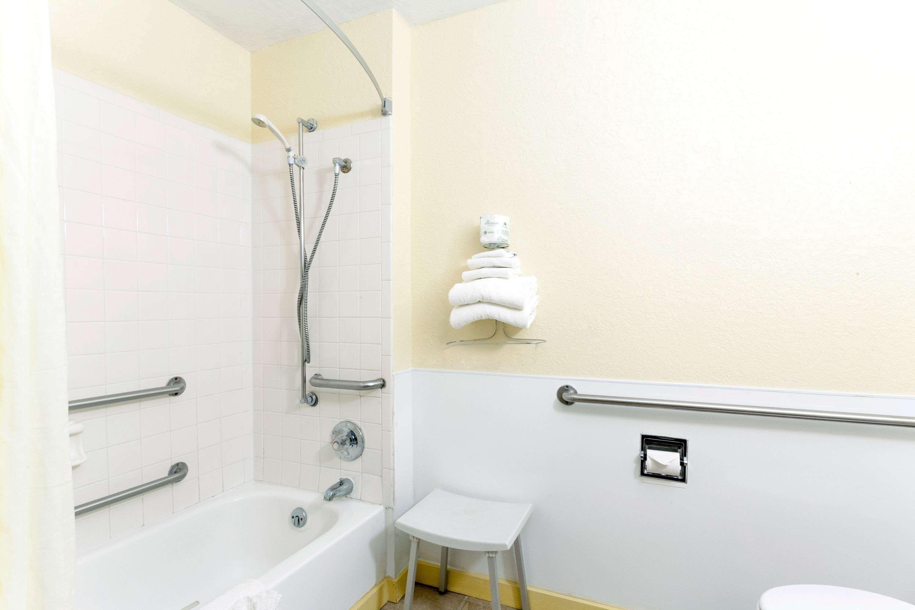 Motel Super 8 By Wyndham Bath Hammondsport Area Zewnętrze zdjęcie